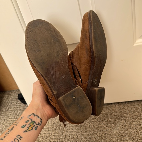 Brown cut out booties, shoe dazzle - Picture 3 of 4